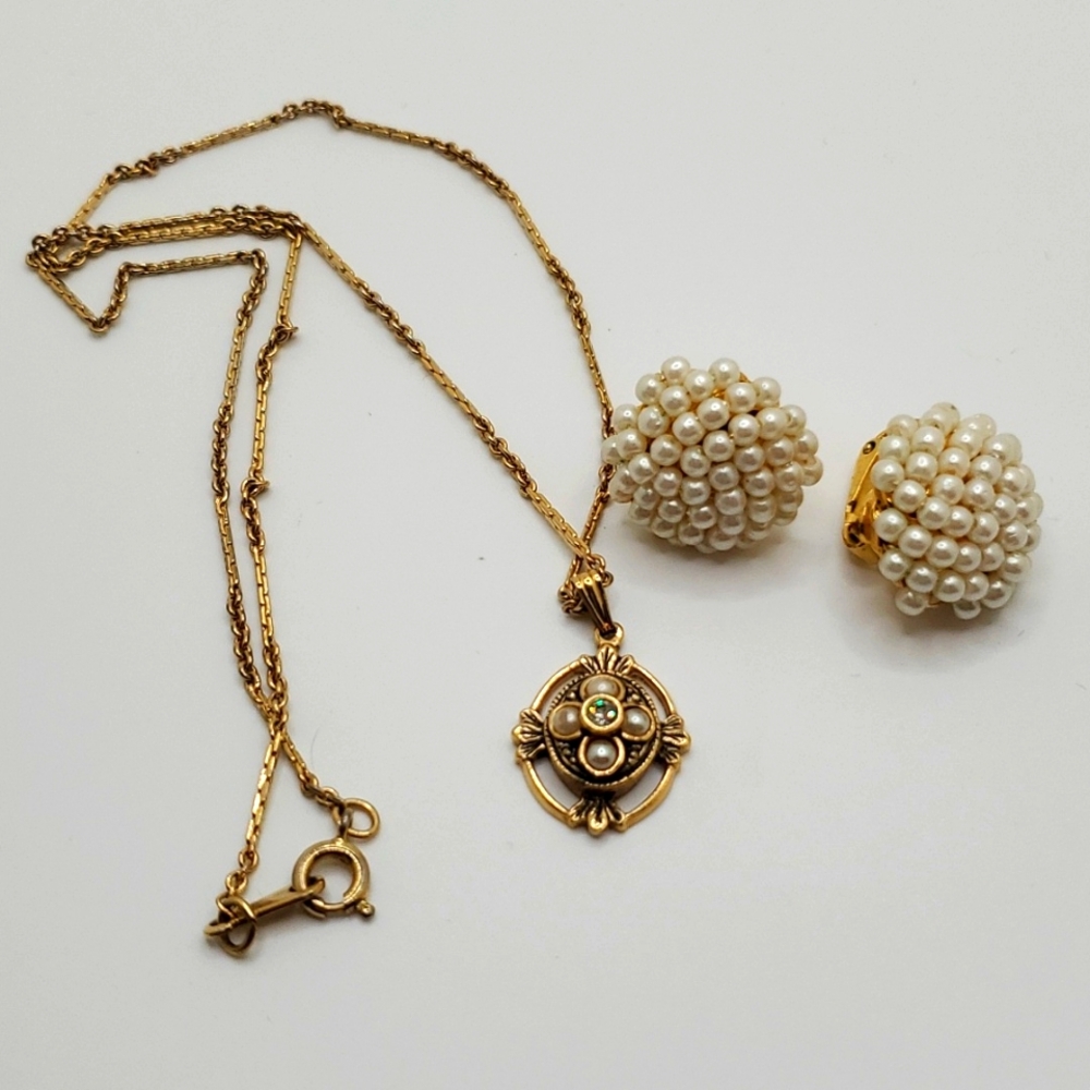 Vintage Avon Gold and Faux Pearl Necklace and Earrings Set - Picture 4 of 4